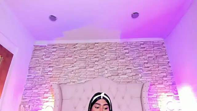 Lucia-sex online show from 5, 2, 2026