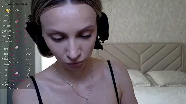 Snapshot of Alice_Wonders chatting on 17, 6, 2026 Alice Wonders online show from 17, 6, 2026
