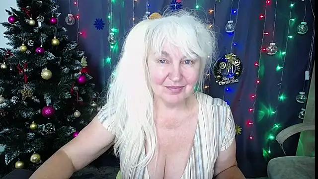 Snapshot of BlondyLeeBest chatting on 7, 12, 2024 BlondyLeeBest online show from 7, 12, 2024