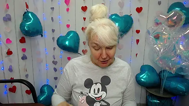 Snapshot of BlondyLeeBest chatting on 1, 2, 2025 BlondyLeeBest online show from 1, 2, 2025