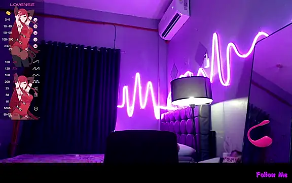 Snapshot of DivaMooree chatting on 5, 10, 2025 DivaMooree online show from 5, 10, 2025