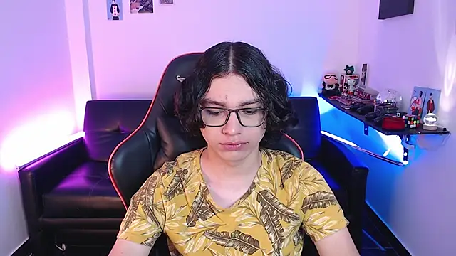 Snapshot of malik_harrison__ chatting on 17, 12, 2024 malik harrison   online show from 17, 12, 2024