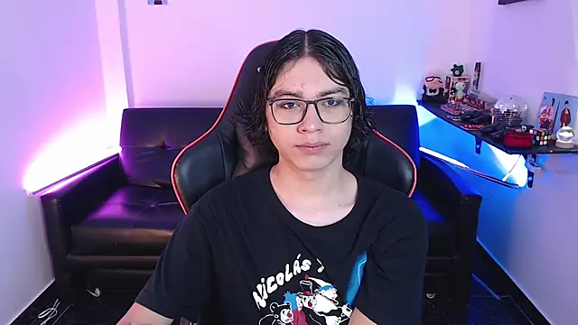 Snapshot of malik_harrison__ chatting on 18, 12, 2024 malik harrison   online show from 18, 12, 2024