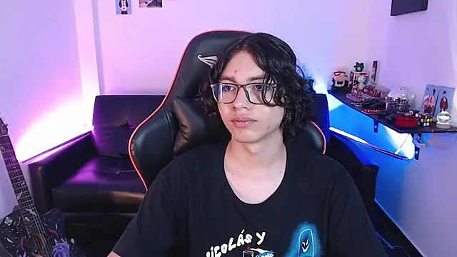 Snapshot of malik_harrison__ chatting on 18, 12, 2024 malik harrison   online show from 18, 12, 2024