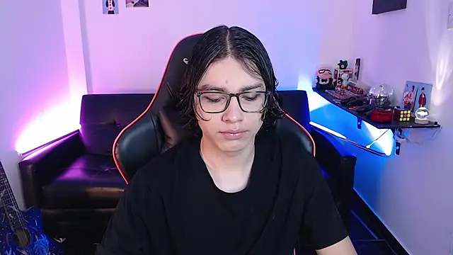 Snapshot of malik_harrison__ chatting on 23, 12, 2024 malik harrison   online show from 23, 12, 2024