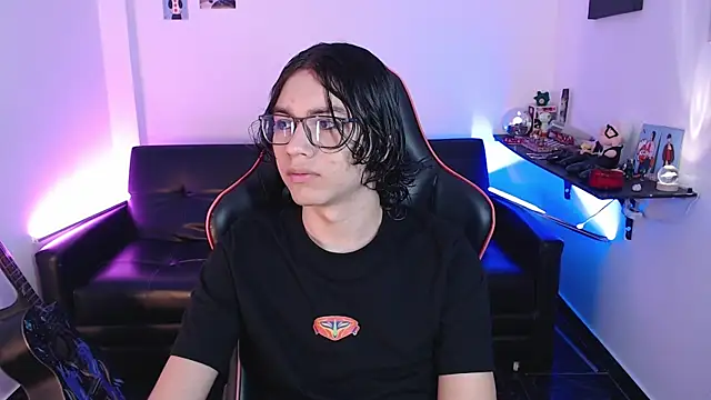 Snapshot of malik_harrison__ chatting on 26, 12, 2024 malik harrison   online show from 26, 12, 2024