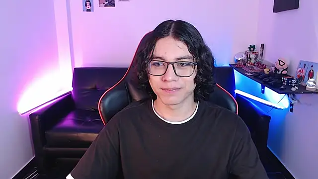 Snapshot of malik_harrison__ chatting on 21, 1, 2025 malik harrison   online show from 21, 1, 2025