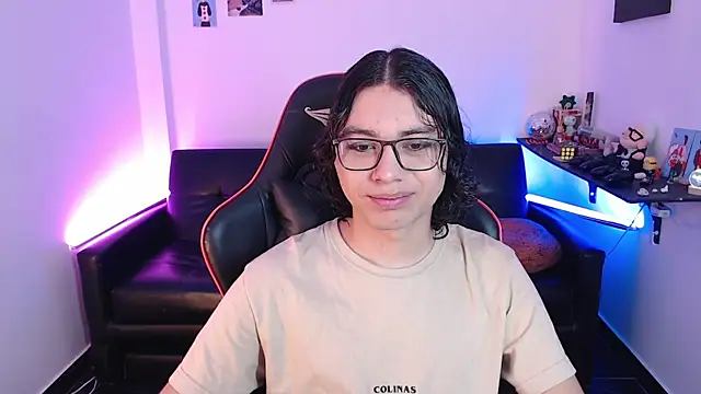 Snapshot of malik_harrison__ chatting on 3, 2, 2025 malik harrison   online show from 3, 2, 2025