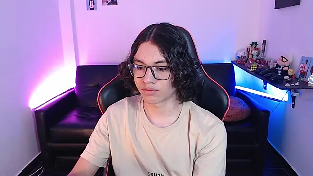 Snapshot of malik_harrison__ chatting on 3, 2, 2025 malik harrison   online show from 3, 2, 2025