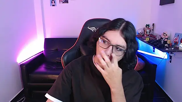 Snapshot of malik_harrison__ chatting on 4, 2, 2025 malik harrison   online show from 4, 2, 2025