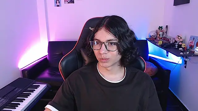 Snapshot of malik_harrison__ chatting on 4, 2, 2025 malik harrison   online show from 4, 2, 2025