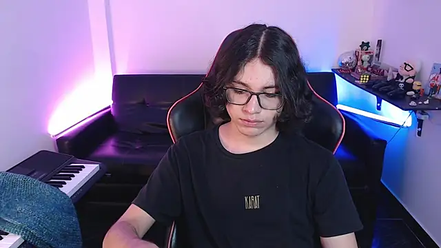 Snapshot of malik_harrison__ chatting on 6, 2, 2025 malik harrison   online show from 6, 2, 2025