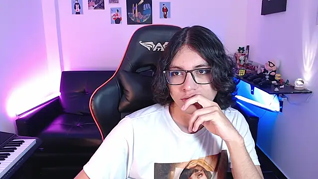 Snapshot of malik_harrison__ chatting on 10, 2, 2025 malik harrison   online show from 10, 2, 2025