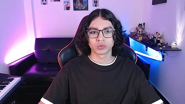 Snapshot of malik_harrison__ chatting on 13, 2, 2025 malik harrison   online show from 13, 2, 2025