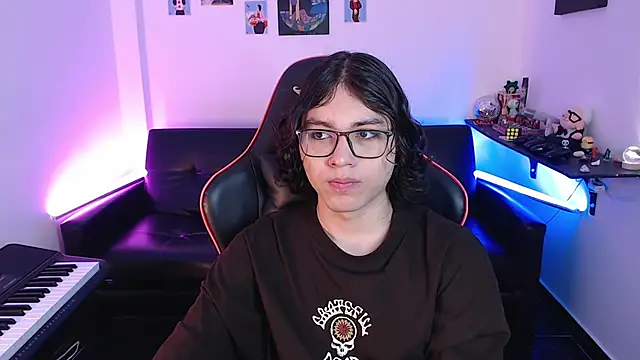 Snapshot of malik_harrison__ chatting on 14, 2, 2025 malik harrison   online show from 14, 2, 2025