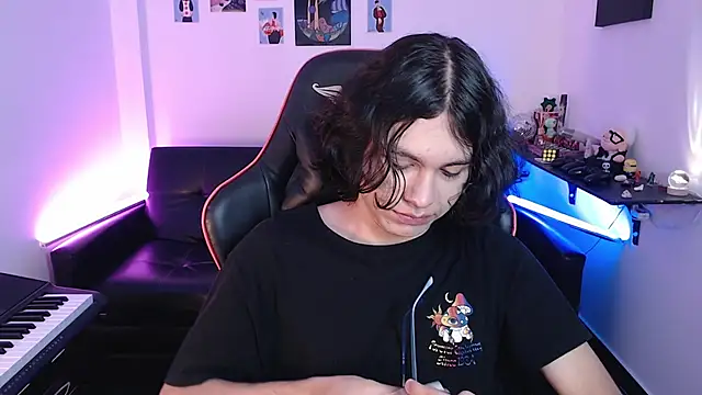 Snapshot of malik_harrison__ chatting on 15, 2, 2025 malik harrison   online show from 15, 2, 2025