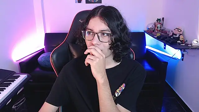 Snapshot of malik_harrison__ chatting on 24, 2, 2025 malik harrison   online show from 24, 2, 2025