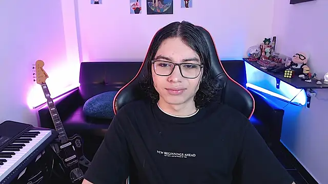 Snapshot of malik_harrison__ chatting on 5, 3, 2025 malik harrison   online show from 5, 3, 2025