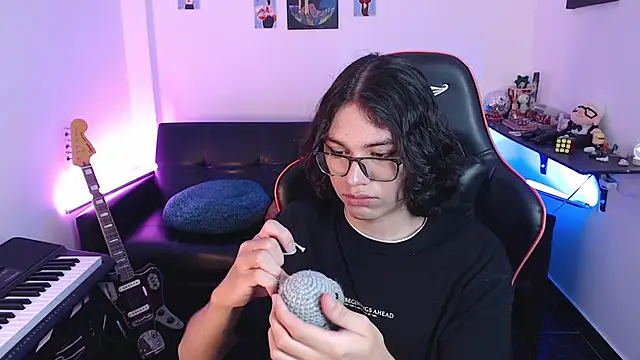 Snapshot of malik_harrison__ chatting on 5, 3, 2025 malik harrison   online show from 5, 3, 2025