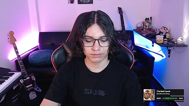 Snapshot of malik_harrison__ chatting on 13, 3, 2025 malik harrison   online show from 13, 3, 2025