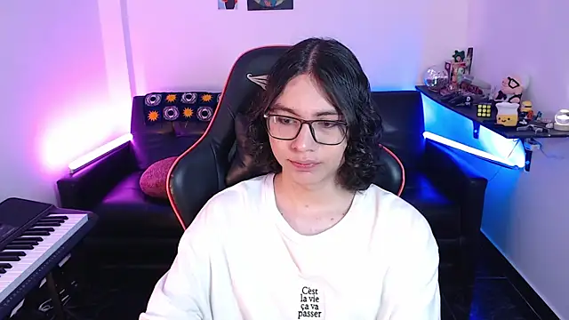 Snapshot of malik_harrison__ chatting on 16, 3, 2025 malik harrison   online show from 16, 3, 2025