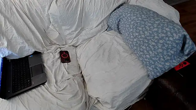 EmoDream1998 online show from 8, 1, 2025