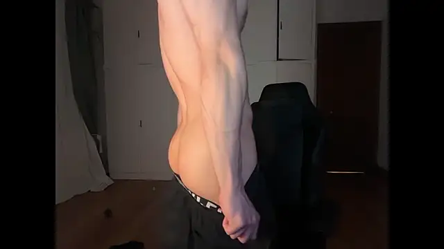 Snapshot of SasukeUhchiaa chatting on 19, 12, 2025 SasukeUhchiaa online show from 19, 12, 2025