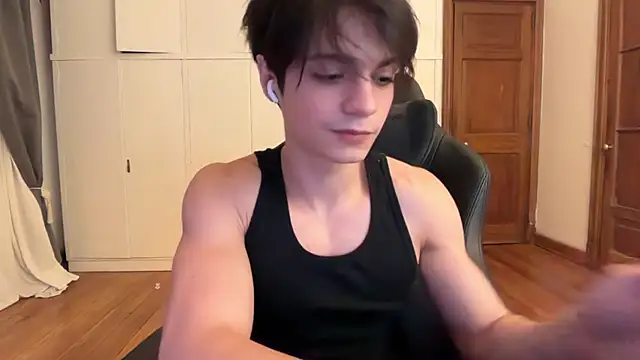 Snapshot of SasukeUhchiaa chatting on 21, 12, 2025 SasukeUhchiaa online show from 21, 12, 2025