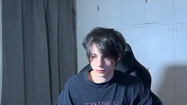 Snapshot of SasukeUhchiaa chatting on 3, 2, 2026 SasukeUhchiaa online show from 3, 2, 2026