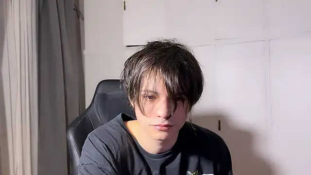 Snapshot of SasukeUhchiaa chatting on 12, 2, 2026 SasukeUhchiaa online show from 12, 2, 2026