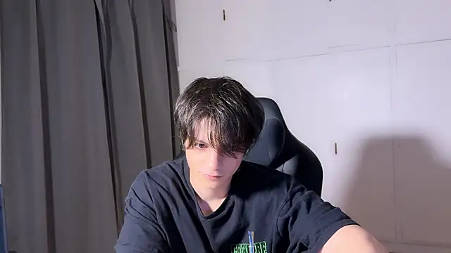 Snapshot of SasukeUhchiaa chatting on 20, 2, 2026 SasukeUhchiaa online show from 20, 2, 2026