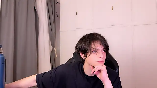 Snapshot of SasukeUhchiaa chatting on 24, 3, 2026 SasukeUhchiaa online show from 24, 3, 2026