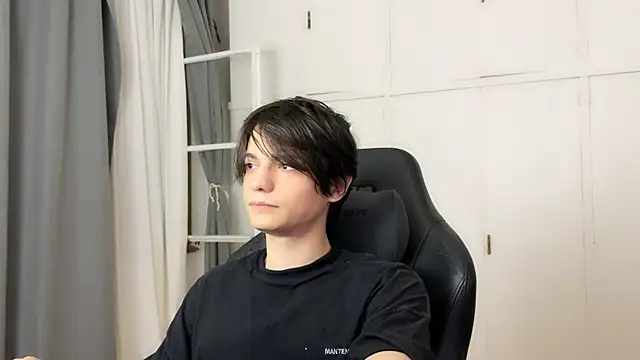 Snapshot of SasukeUhchiaa chatting on 25, 3, 2026 SasukeUhchiaa online show from 25, 3, 2026