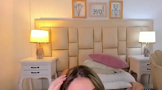 Snapshot of Meredit_Lane chatting on 15, 12, 2024 Meredit Lane online show from 15, 12, 2024