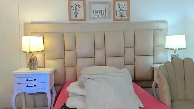 Snapshot of Meredit_Lane chatting on 10, 3, 2025 Meredit Lane online show from 10, 3, 2025