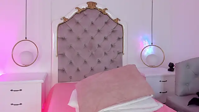 Snapshot of Meredit_Lane chatting on 4, 11, 2025 Meredit Lane online show from 4, 11, 2025