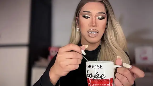 Ts glamxxxx online show from 8, 1, 2026