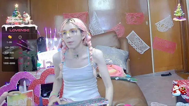Snapshot of Skinygirl chatting on 12, 2, 2025 Skinygirl online show from 12, 2, 2025