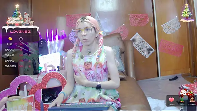 Snapshot of Skinygirl chatting on 17, 2, 2025 Skinygirl online show from 17, 2, 2025