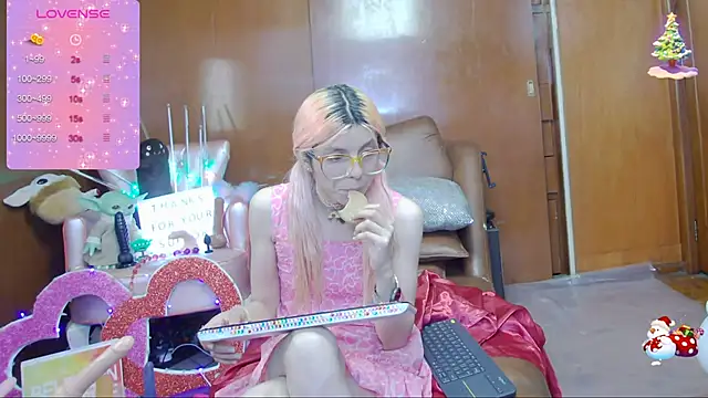 Snapshot of Skinygirl chatting on 7, 3, 2025 Skinygirl online show from 7, 3, 2025