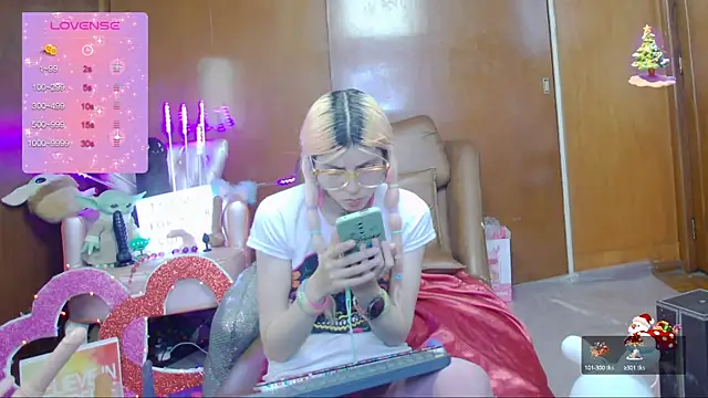 Snapshot of Skinygirl chatting on 18, 3, 2025 Skinygirl online show from 18, 3, 2025
