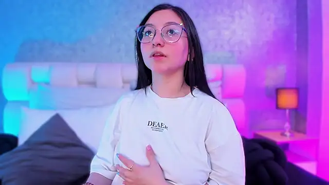 lucy neil online show from 6, 2, 2025