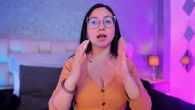 lucy neil online show from 7, 2, 2025