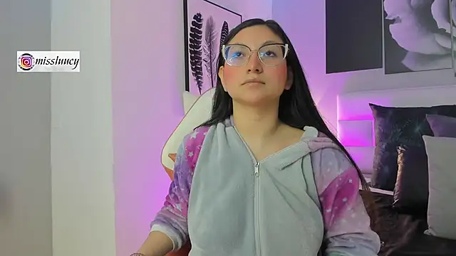 lucy neil online show from 23, 9, 2025