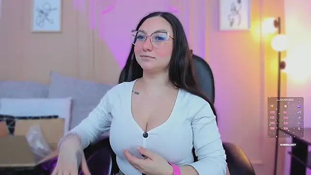 lucy neil online show from 26, 3, 2026