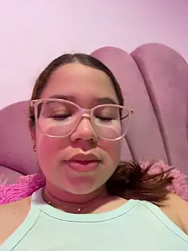 Snapshot of Lucyklein2022 chatting on 12, 7, 2026 Lucyklein2022 online show from 12, 7, 2026