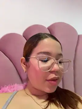 Snapshot of Lucyklein2022 chatting on 25, 7, 2026 Lucyklein2022 online show from 25, 7, 2026