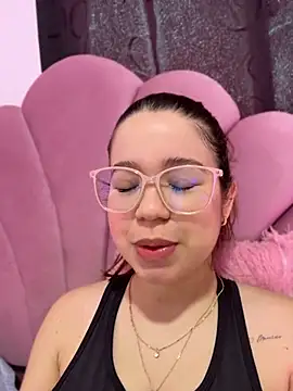 Snapshot of Lucyklein2022 chatting on 27, 7, 2026 Lucyklein2022 online show from 27, 7, 2026
