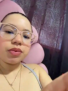 Snapshot of Lucyklein2022 chatting on 28, 7, 2026 Lucyklein2022 online show from 28, 7, 2026