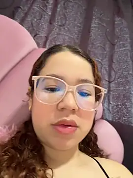 Snapshot of Lucyklein2022 chatting on 29, 7, 2026 Lucyklein2022 online show from 29, 7, 2026